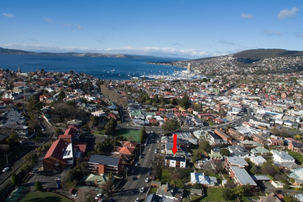 Modern Sandy Bay Apt - Close to Salamanca & CBD — photo 28