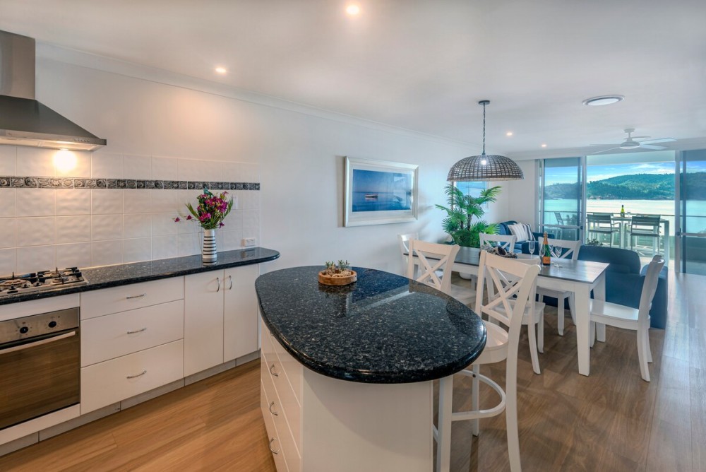 Lagoon 202 on Hamilton Island by HamoRent — photo 3