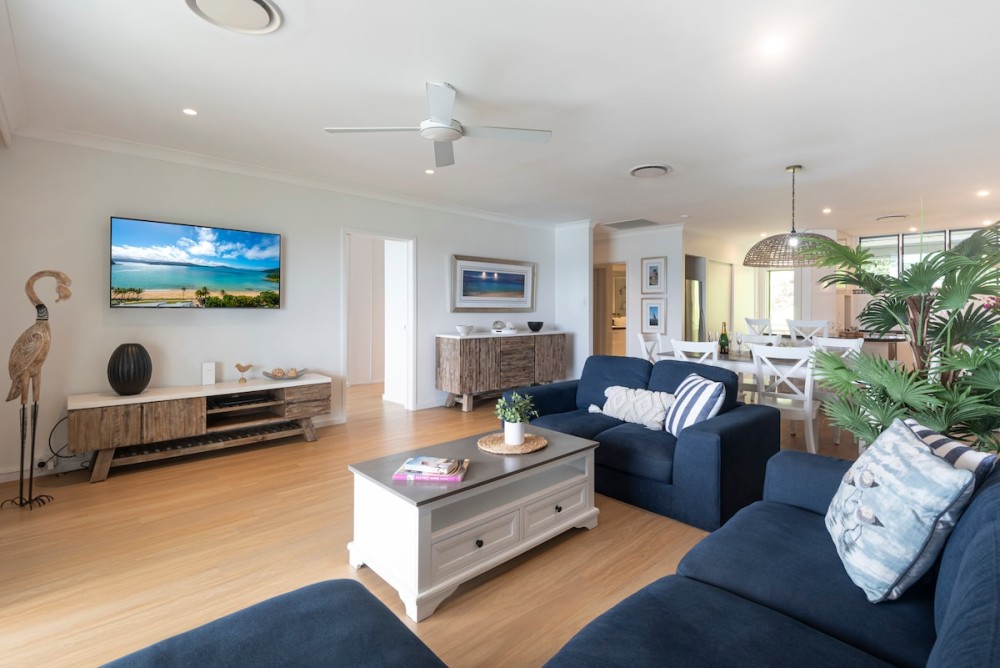Lagoon 202 on Hamilton Island by HamoRent — photo 24
