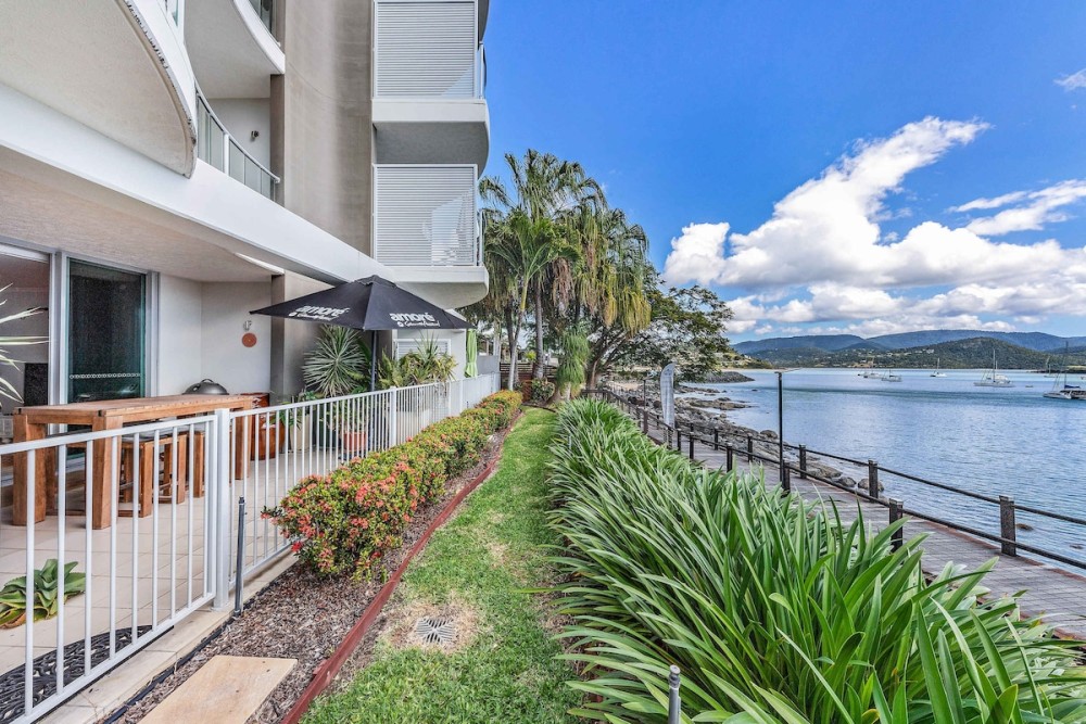 By The Sea Shore Stunning Unit Pool Spa Views — photo 27