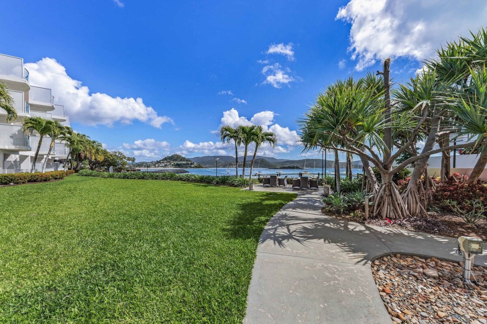 By The Sea Shore Stunning Unit Pool Spa Views — photo 29