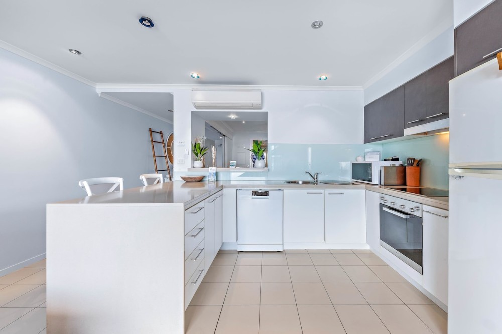 By The Sea Shore Stunning Unit Pool Spa Views — photo 6