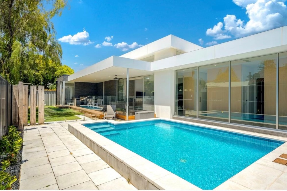 Grange Beach Villa - Pool, Pets, Sauna, WiFi, Luxe — photo 17
