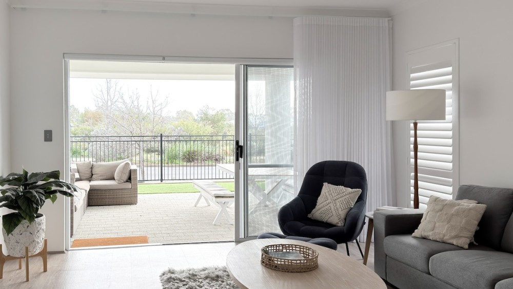 Newly Built Luxury Modern Home — photo 4