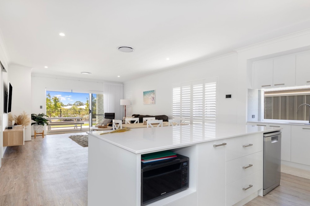 Newly Built Luxury Modern Home — photo 7