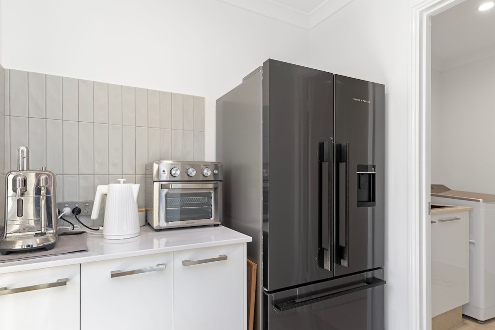 Newly Built Luxury Modern Home — photo 10