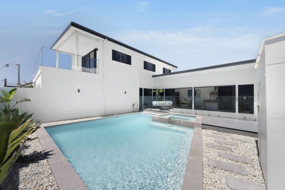 REEF Luxury Home, Ocean View, Large Pool & Hot Spa — photo 2