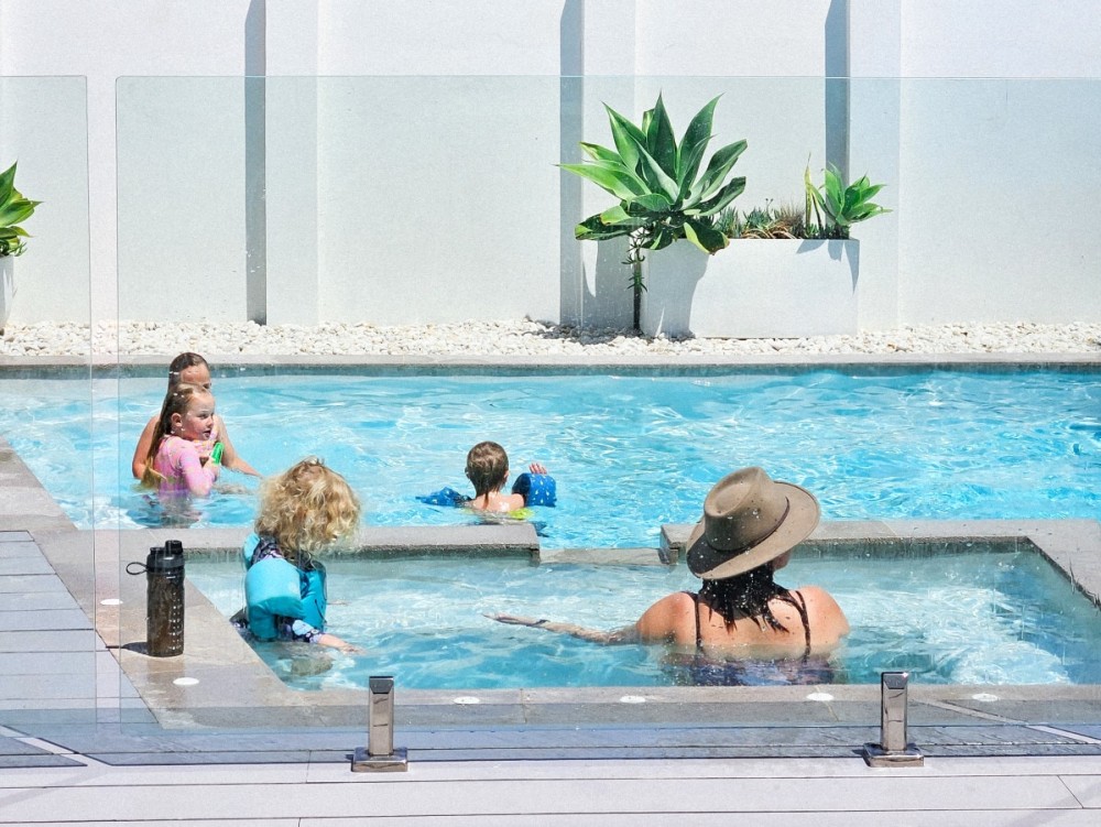 REEF Luxury Home, Ocean View, Large Pool & Hot Spa — photo 1