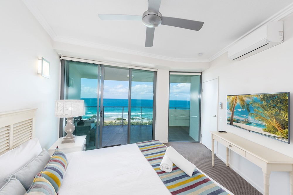 Luxury Sub Penthouse - Beach on Sixth — photo 13