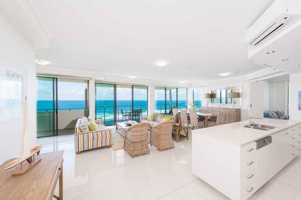 Luxury Sub Penthouse - Beach on Sixth — photo 1