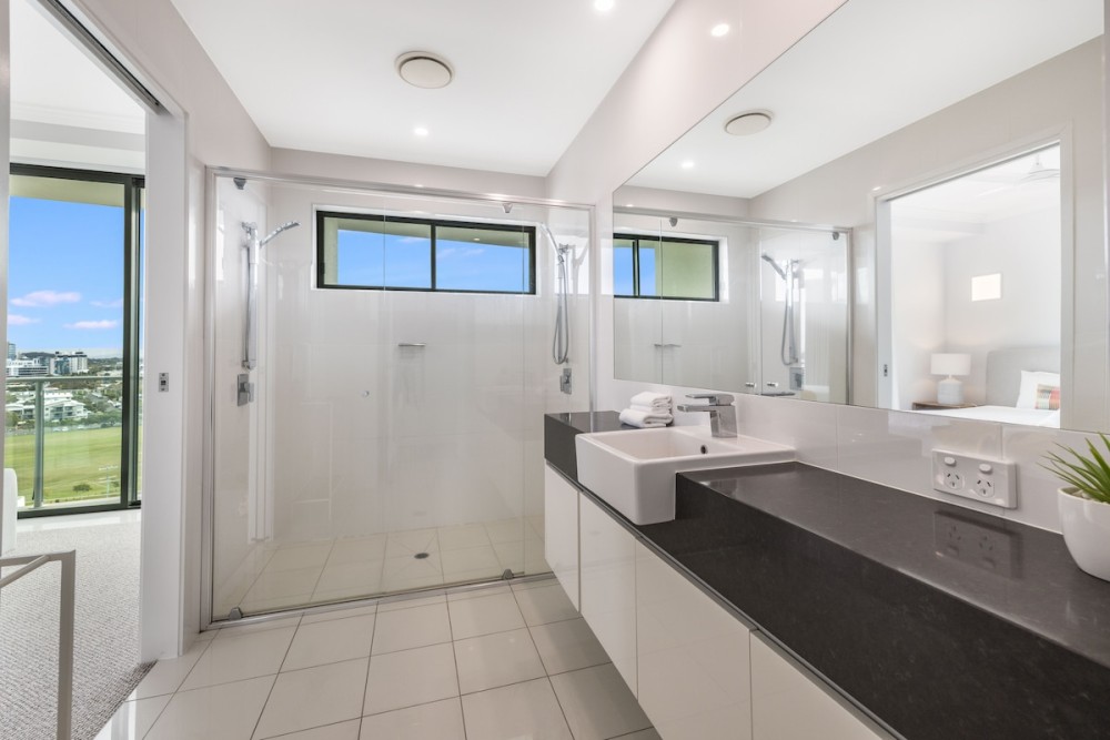 Luxury Sub Penthouse - Beach on Sixth — photo 23