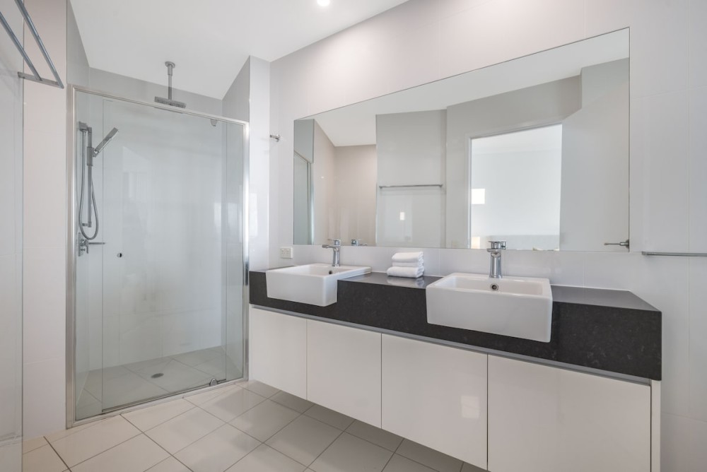 Luxury Sub Penthouse - Beach on Sixth — photo 25