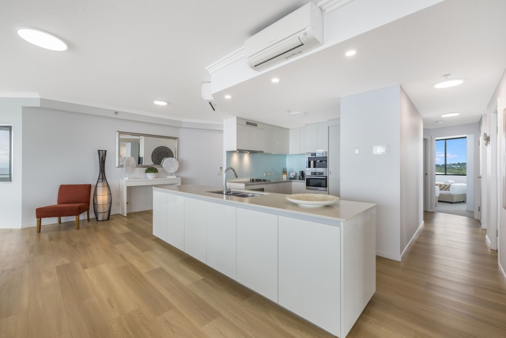 Luxury Sub Penthouse - Beach on Sixth — photo 10