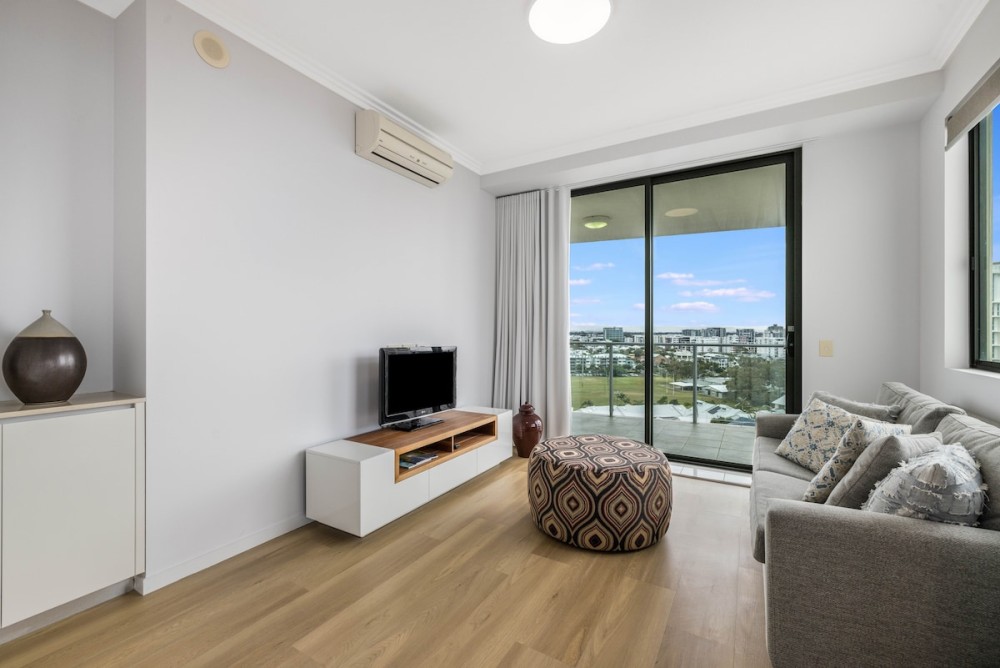 Luxury Sub Penthouse - Beach on Sixth — photo 5