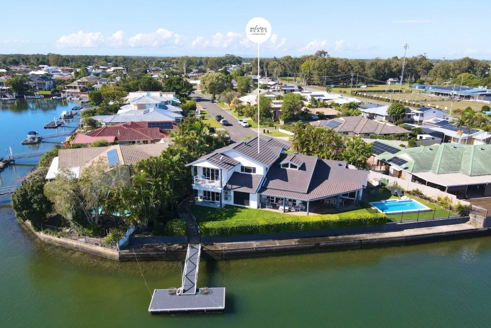 Bribie Waterfront Retreat - Pontoon, Pool & Kayaks — photo 28