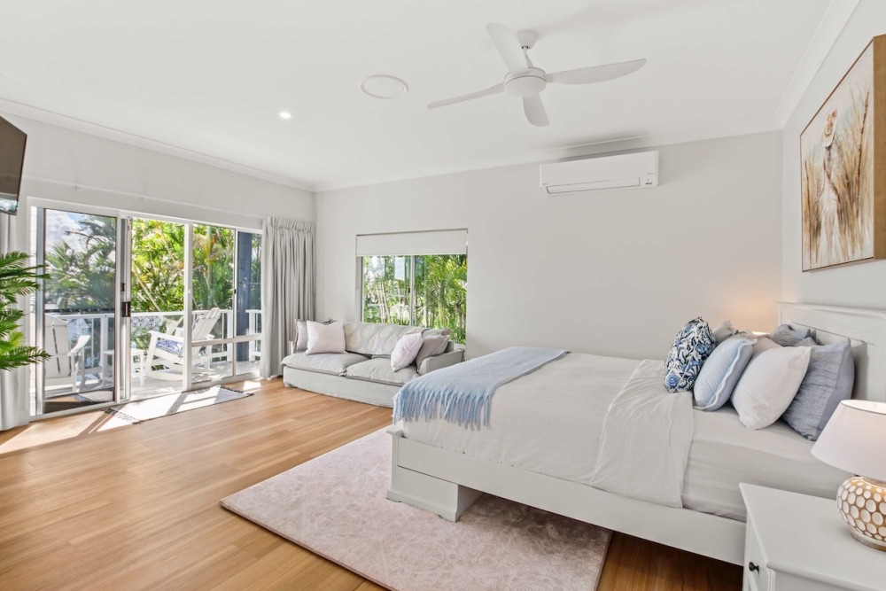 Bribie Waterfront Retreat - Pontoon, Pool & Kayaks — photo 8