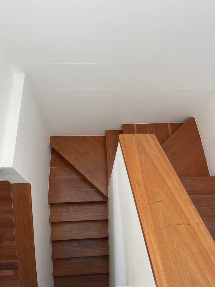 Two Story Brighton Penthouse~AC~Parking~ Views — photo 24