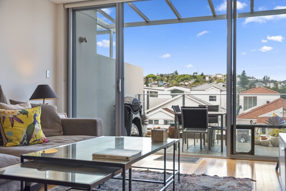 Two Story Brighton Penthouse~AC~Parking~ Views — photo 16