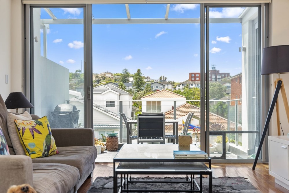 Two Story Brighton Penthouse~AC~Parking~ Views — photo 9