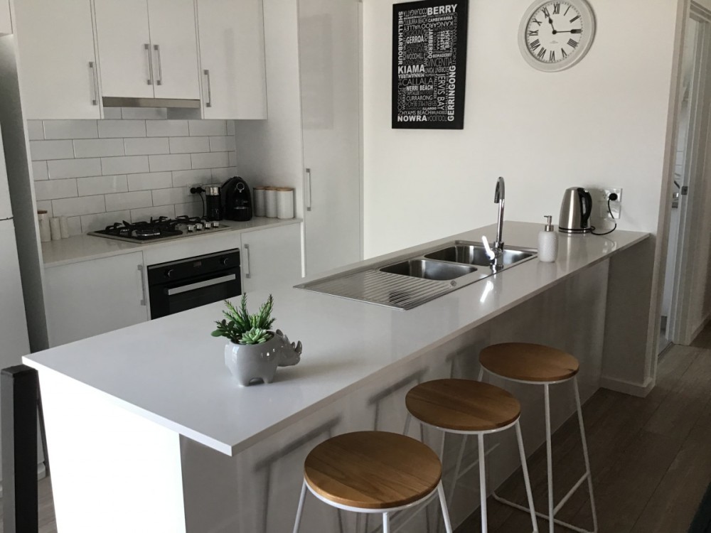 Warilla Beach Retreat - Bright and Airy Townhouse — photo 4