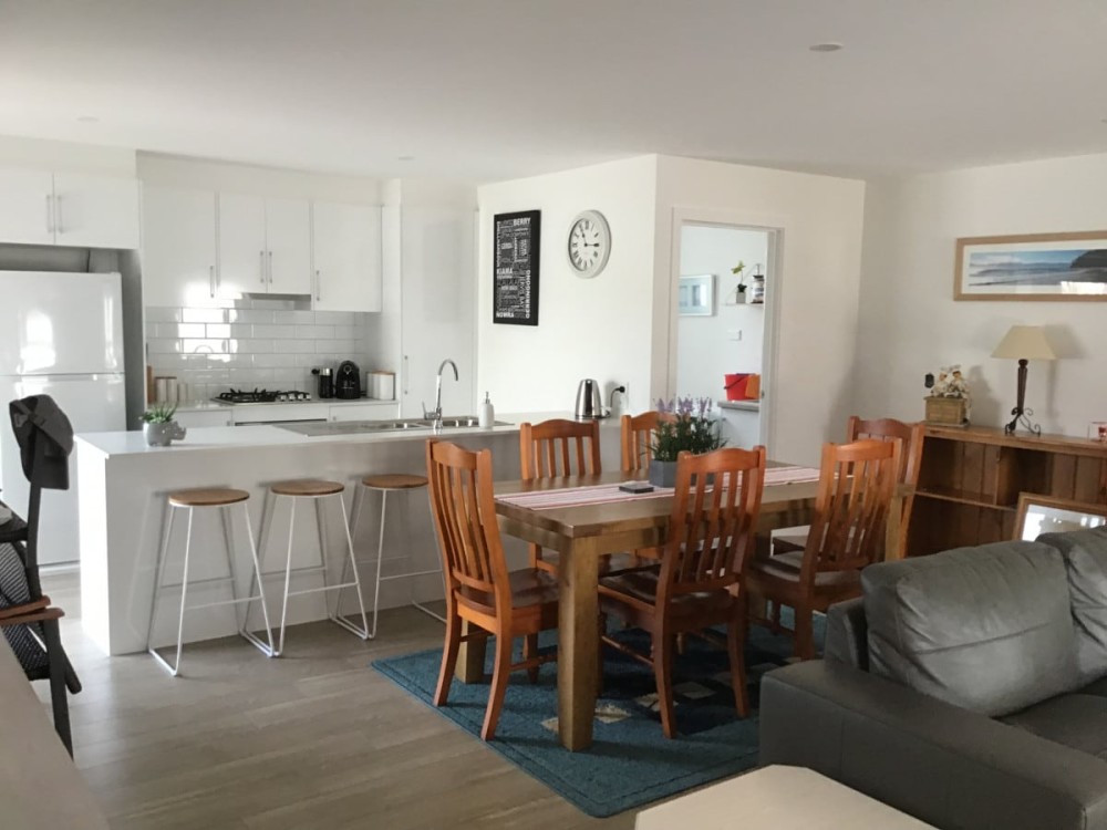 Warilla Beach Retreat - Bright and Airy Townhouse — photo 6