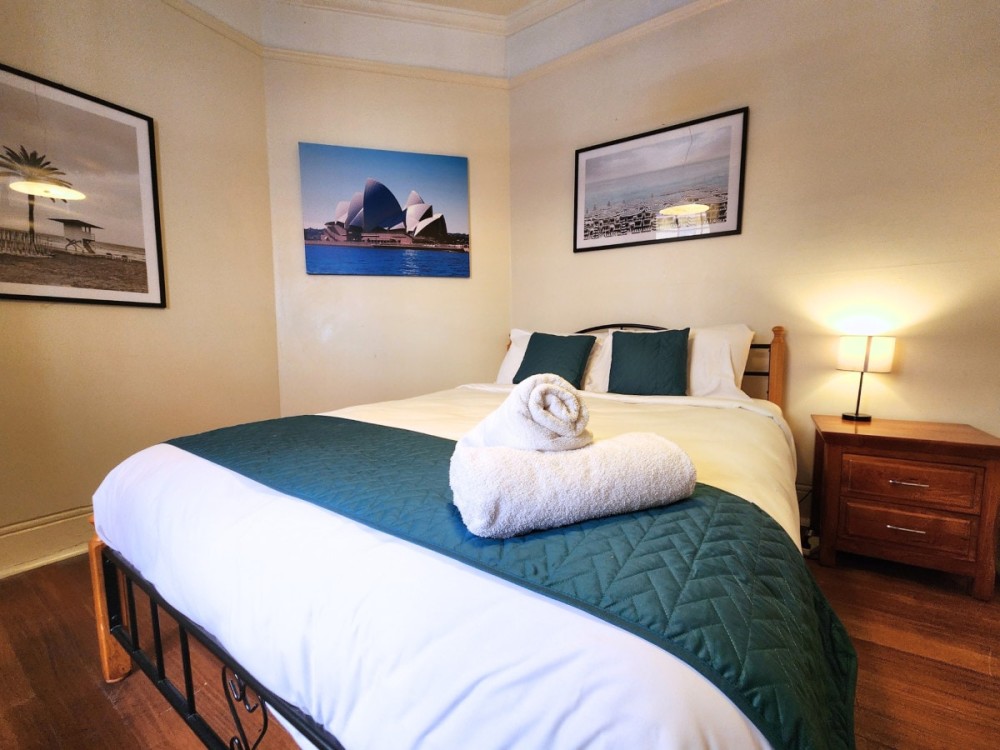 Charming 2BR Unit | The Rocks | Free Wifi &Linens — photo 13