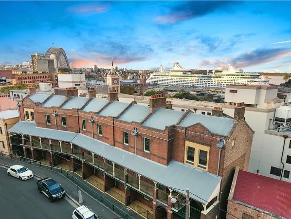 Charming 2BR Unit | The Rocks | Free Wifi &Linens — photo 25