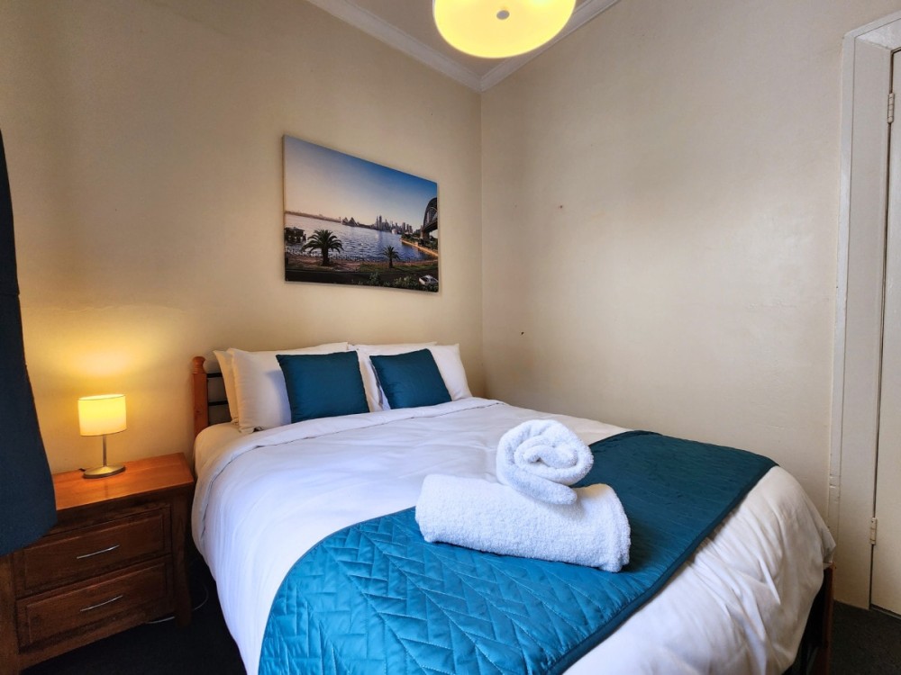 Charming 2BR Unit | The Rocks | Free Wifi &Linens — photo 16