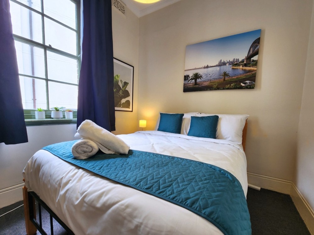 Charming 2BR Unit | The Rocks | Free Wifi &Linens — photo 1