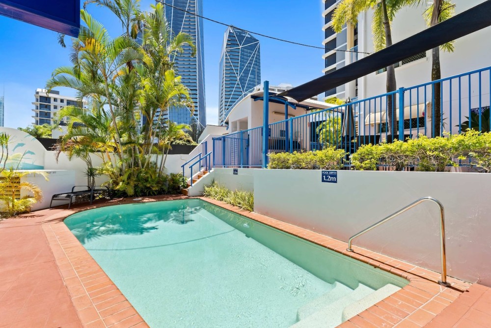 Dual Level Privacy w Rooftop Terrace 2 Carpark — photo 22