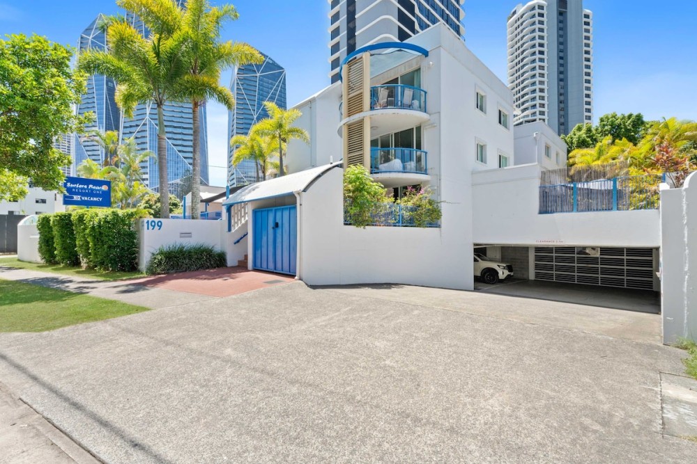 Dual Level Privacy w Rooftop Terrace 2 Carpark — photo 19