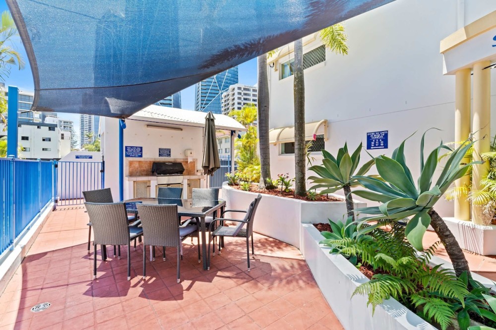 Dual Level Privacy w Rooftop Terrace 2 Carpark — photo 20