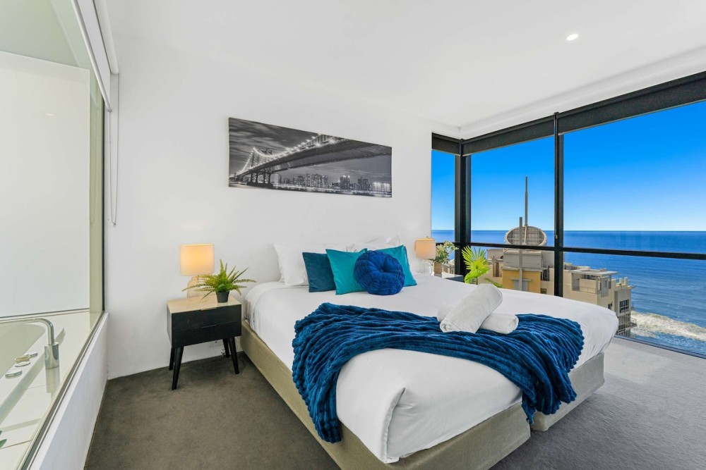 Level 43 Sky High 3BR Ocean View Apartment — photo 12