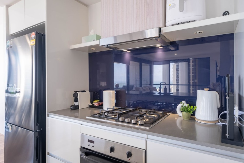Level 43 Sky High 3BR Ocean View Apartment — photo 25