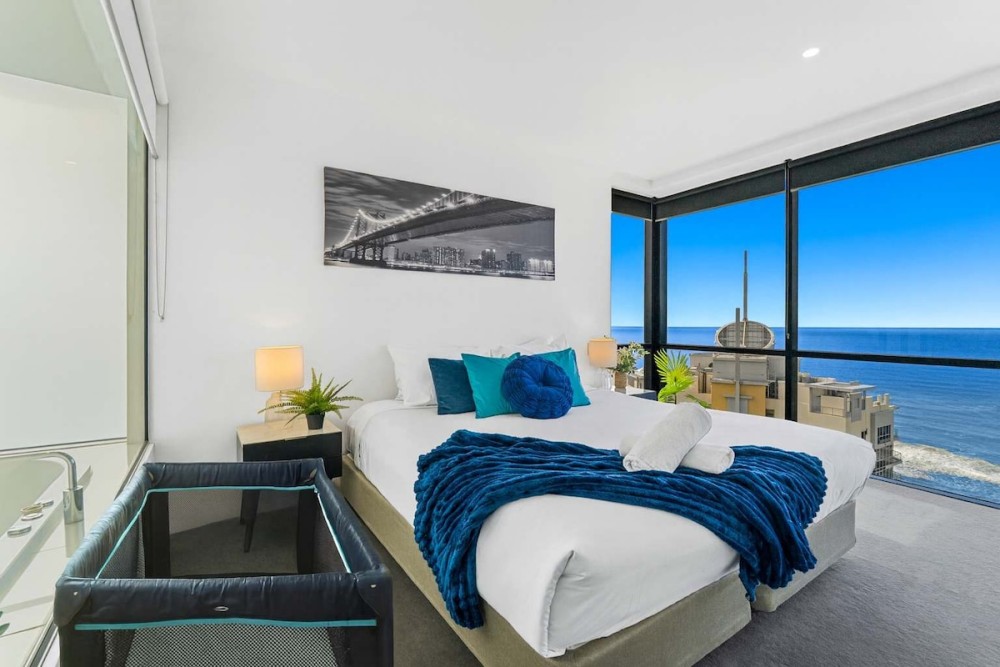 Level 43 Sky High 3BR Ocean View Apartment — photo 29