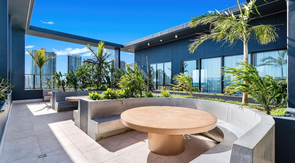 Luxury 2BR Apartment Pool SPA Study — photo 3