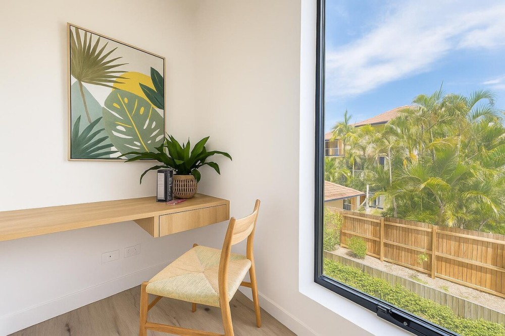 Designer Kirra Beach Family Home — photo 45
