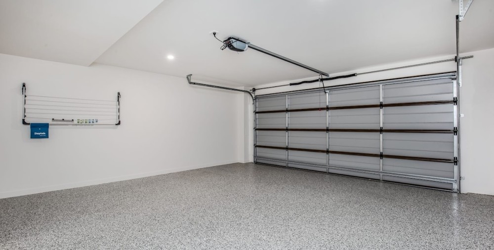 Designer Kirra Beach Family Home — photo 27