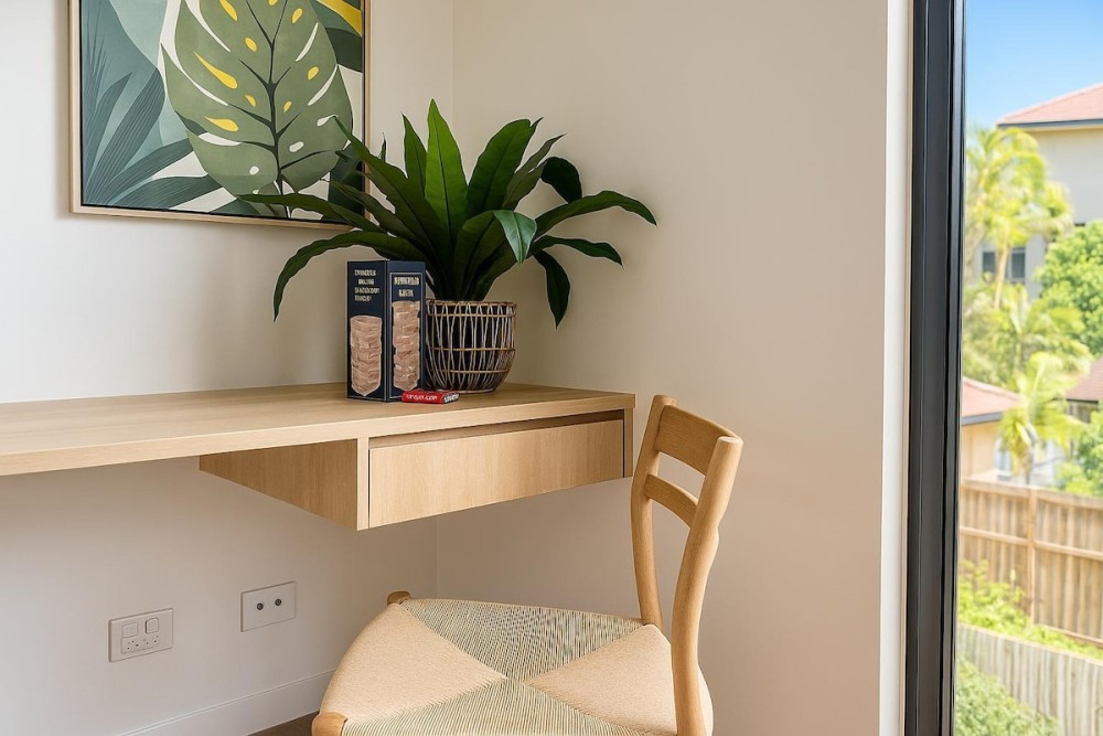 Designer Kirra Beach Family Home — photo 55