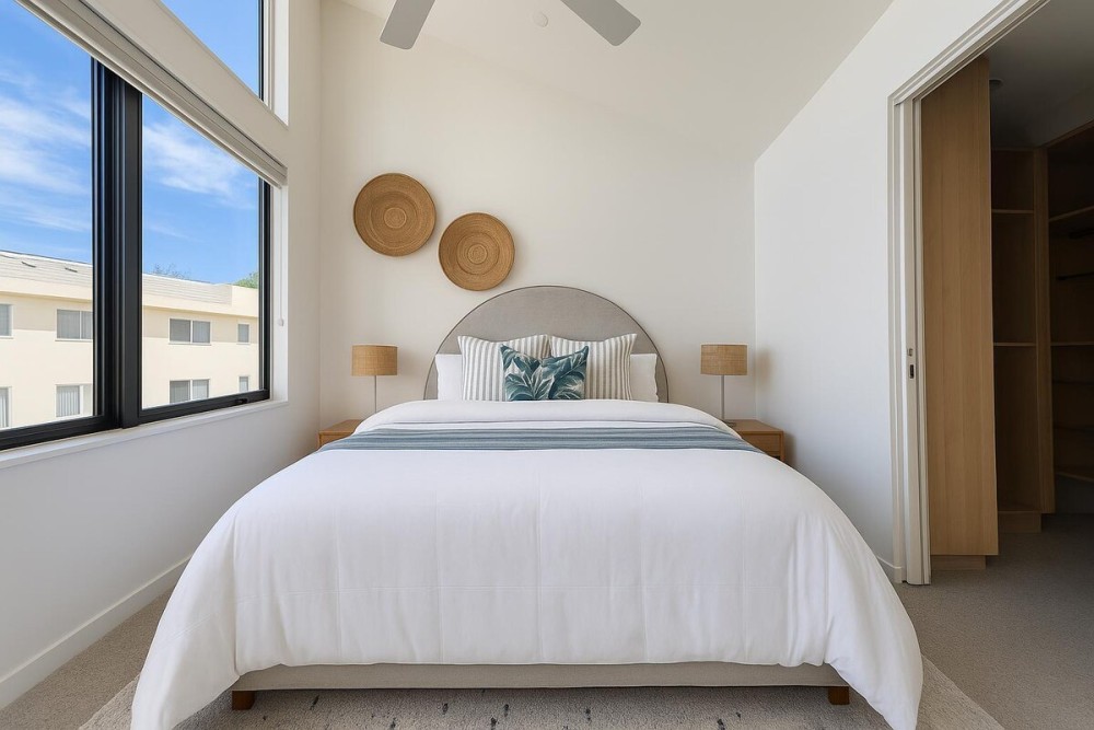 Designer Kirra Beach Family Home — photo 49