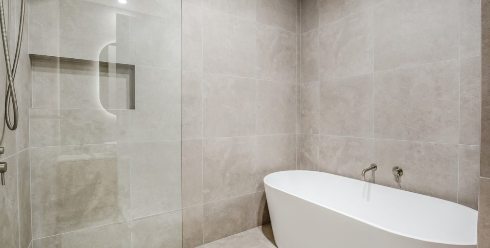 Designer Kirra Beach Family Home — photo 35