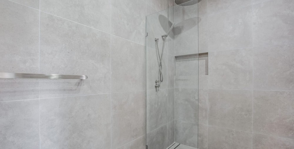 Designer Kirra Beach Family Home — photo 36