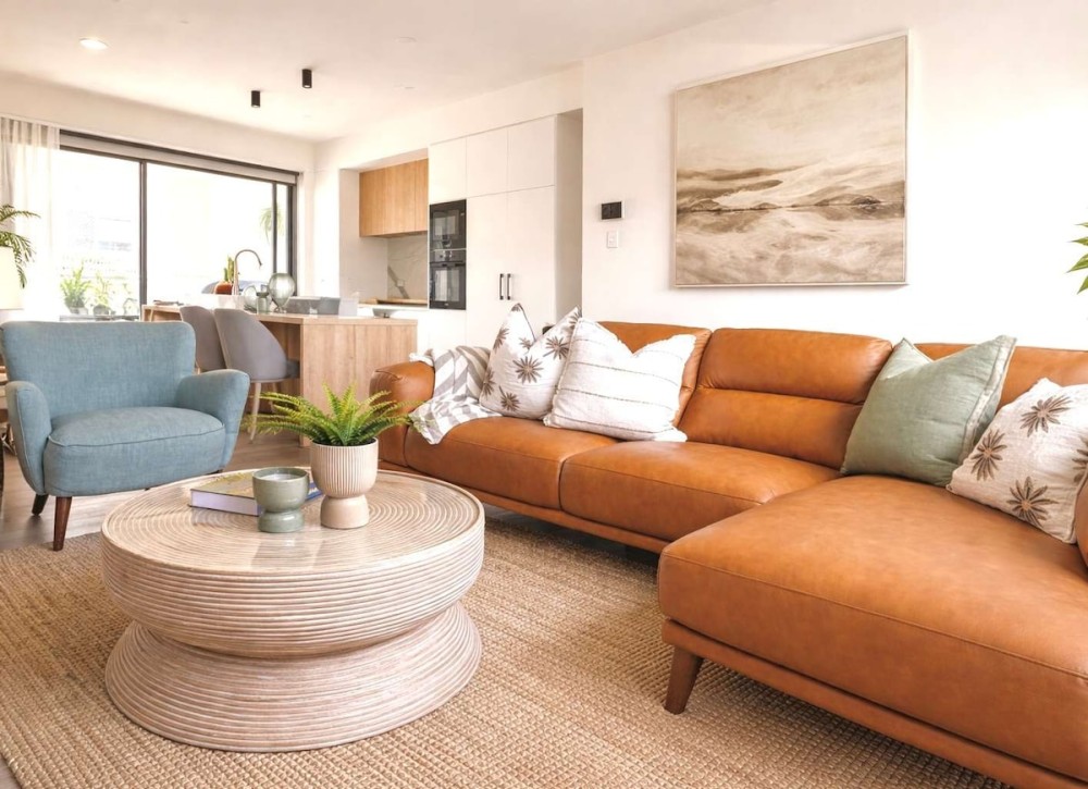 Designer Kirra Beach Family Home — photo 11