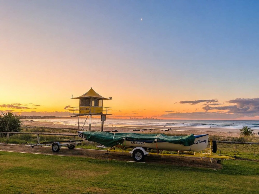 Designer Kirra Beach Family Home — photo 77