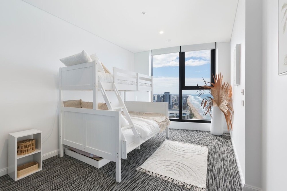 Beach front Sky Home - floor 35 — photo 12