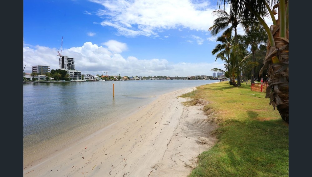 12th-Floor Riverfront Retreat Views Walk to Beach — photo 26
