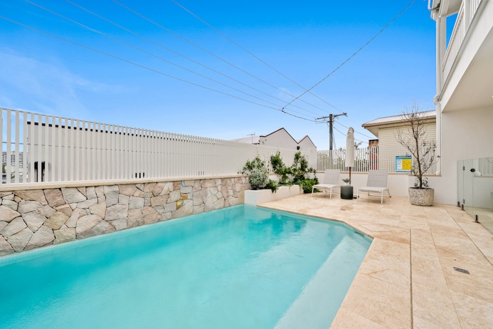 West End Luxe Home | Pool & BBQ | Dual living — photo 33