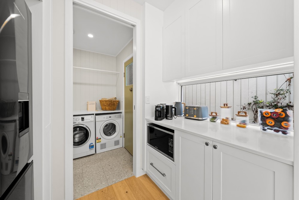 West End Luxe Home | Pool & BBQ | Dual living — photo 25
