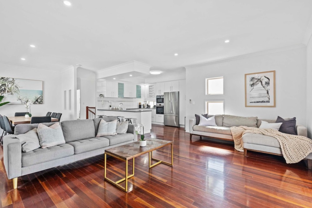 Manly Oasis 5BR - 3 King Beds, Pool, BBQ — photo 1