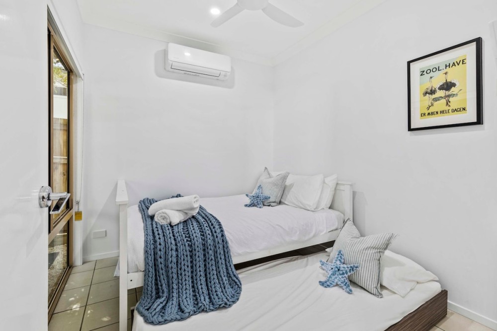 Manly Oasis 5BR - 3 King Beds, Pool, BBQ — photo 17